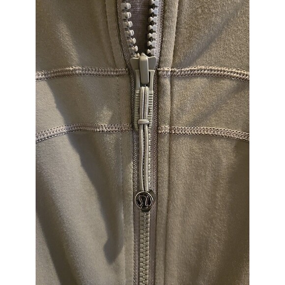 Lululemon jacket Define Relaxed Fit Jacket Luon Olive Green size 12 Gym Womens - Picture 6 of 16